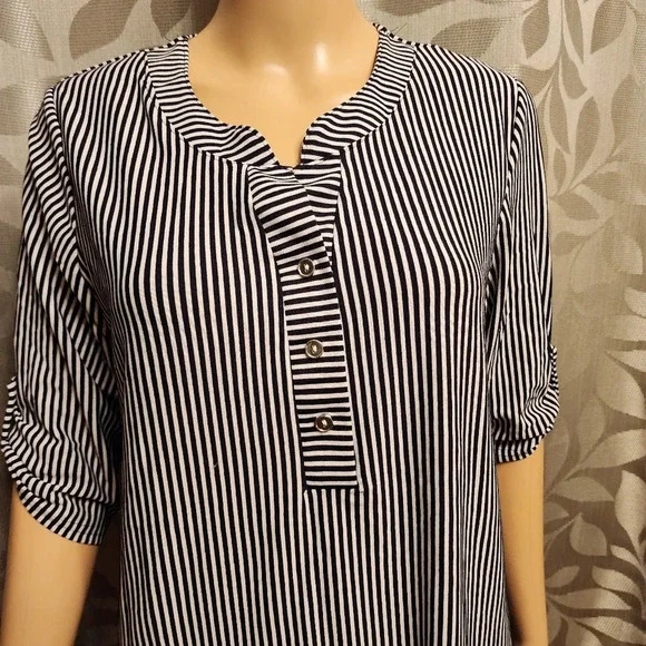 Striped Half Sleeve Top - Picture 2 of 12